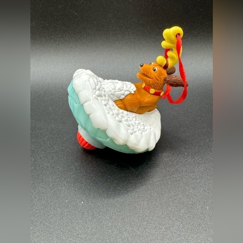 How The Grinch Stole Christmas Dog Max In Snow Christmas Ornament Top Spins VTG